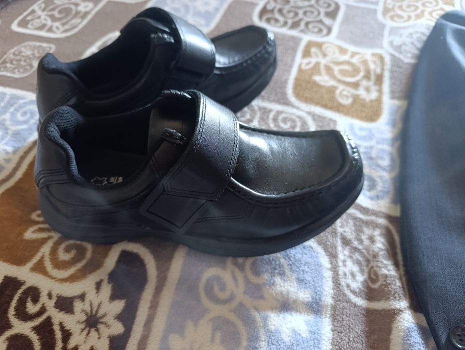 Дитячий шкільний костюм