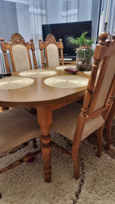 Stół drewniany brazowy