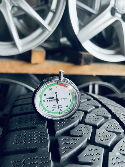 Шини Резина Зимові 215 65 16C Bridgestone Blizzak 2шт