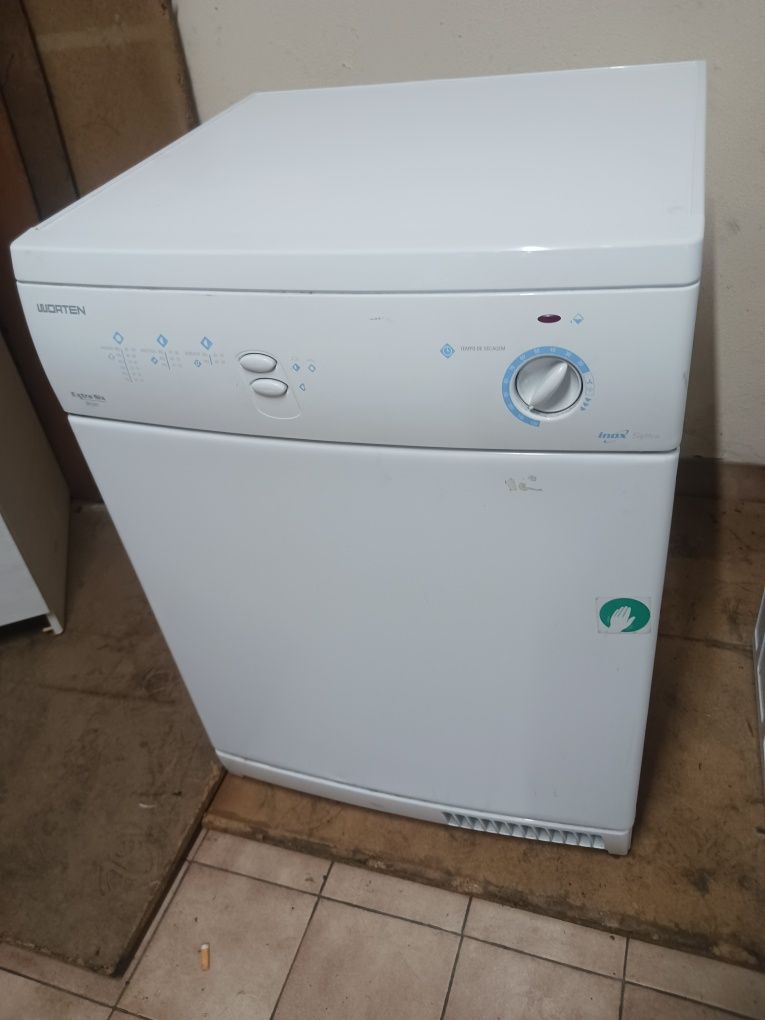 Máquina de secar roupa de condensação nao precisa de tubos em ótimo es