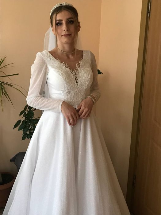 Продам весільну сукню