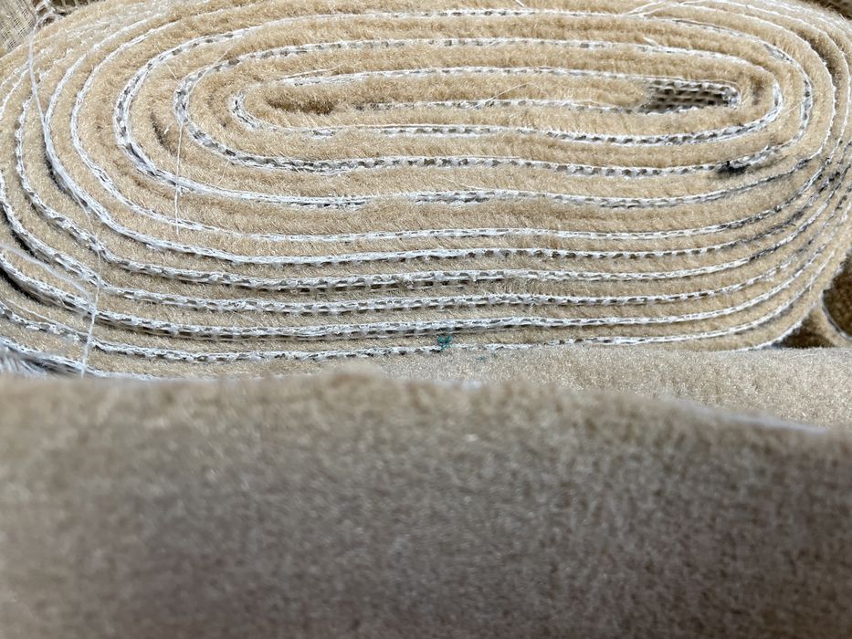 Wykladzina dywanowa z podkladem gumowym/ Welur grubosc 8 mm