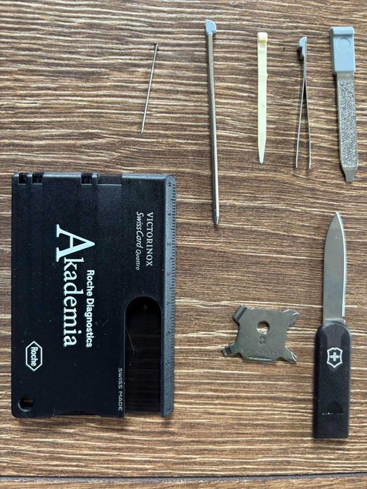 SWISS CARD Victorinox  -- karta survivalowa