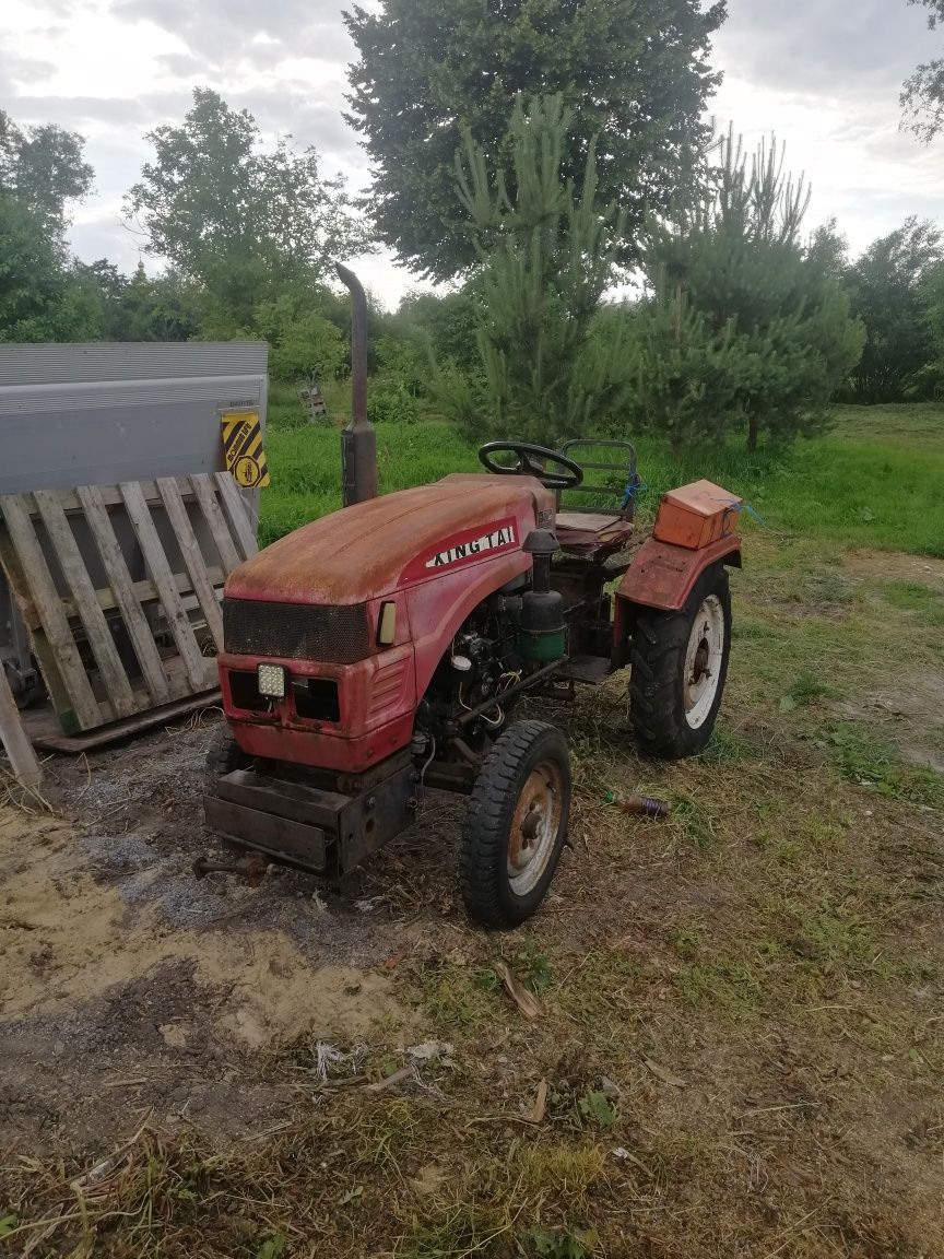 Трактор сінтай 220.
