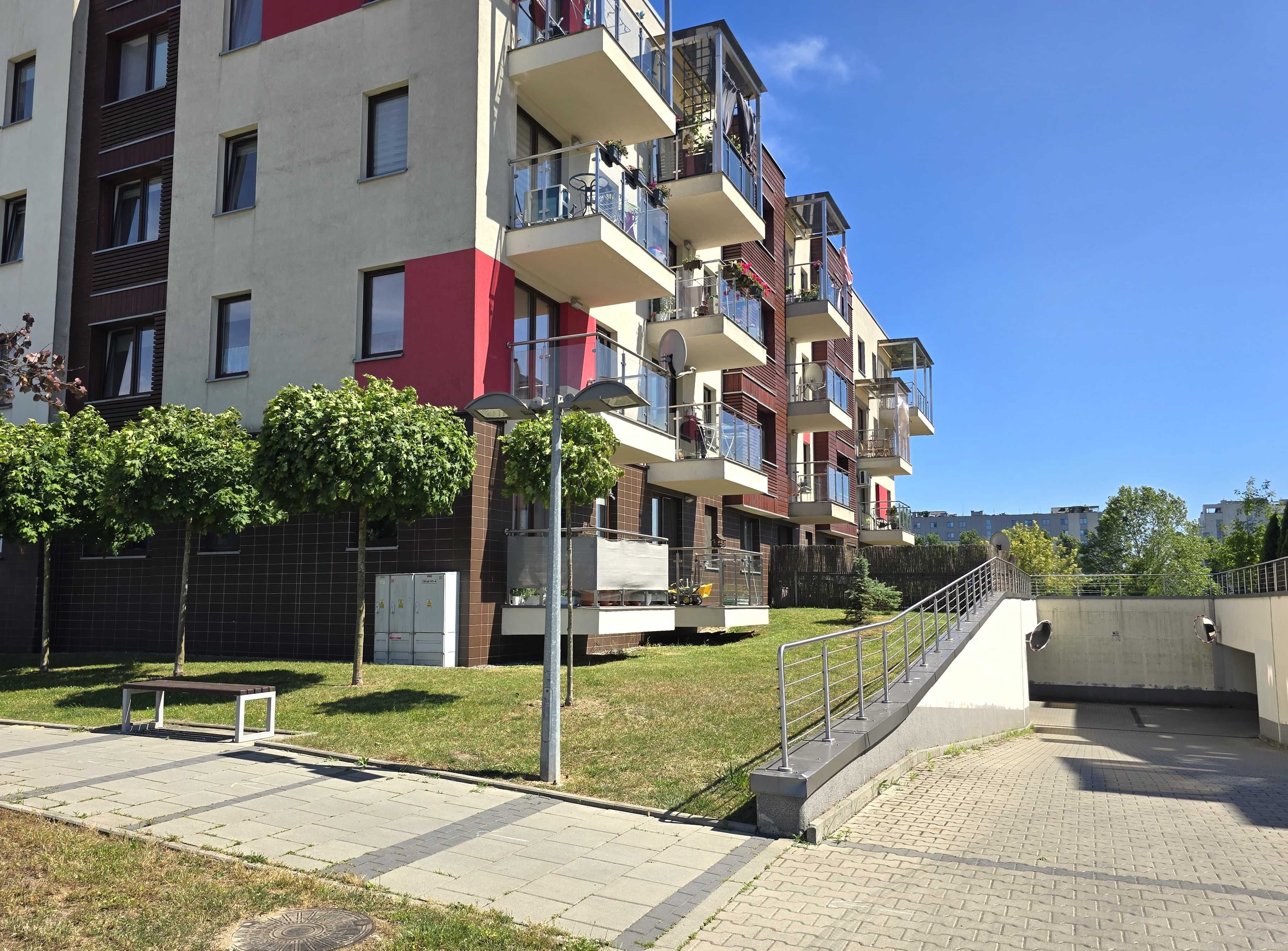 Bez prowizji! • 2 pokoje - 50 m2 • balkon • garaż • komórka • klima