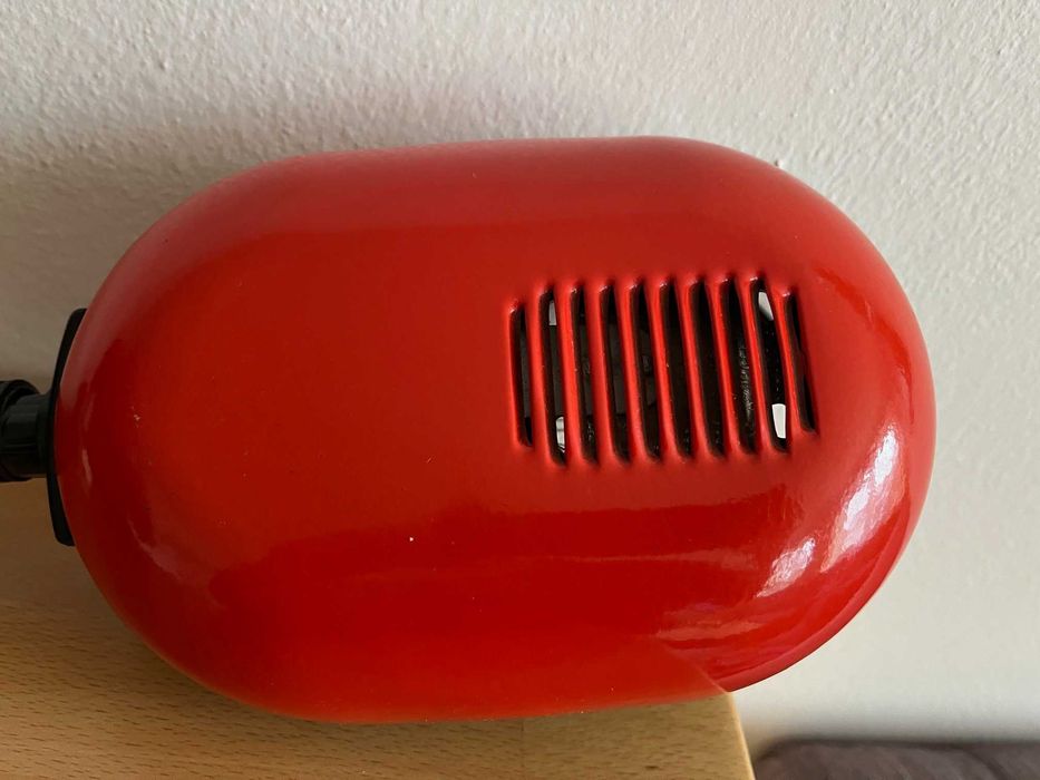 Lampa ścienna regulowana nad biurko dla ucznia metalowa obudowa lampka