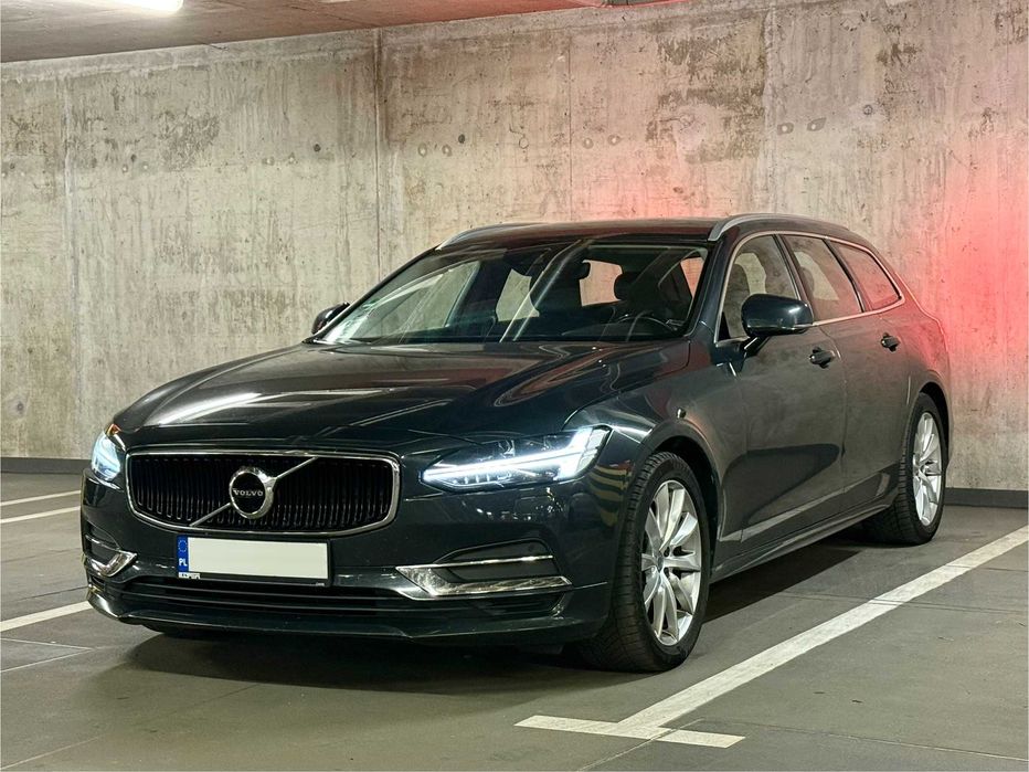 Wynajem bez limitu km Volvo V90 Kombi Diesel Wypożyczalnia Wrocław