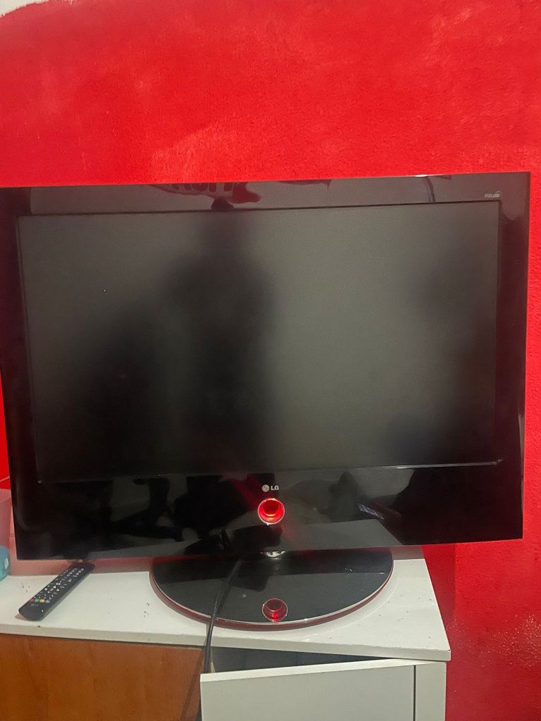 Televisão LG grande