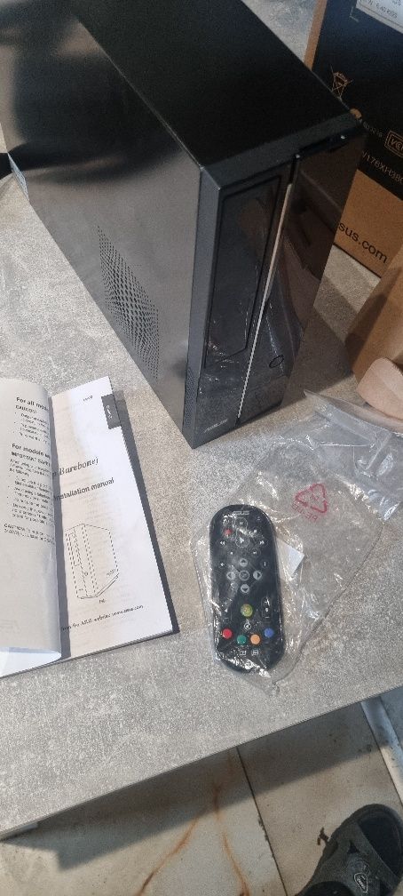 Komputer asus z pilotem
