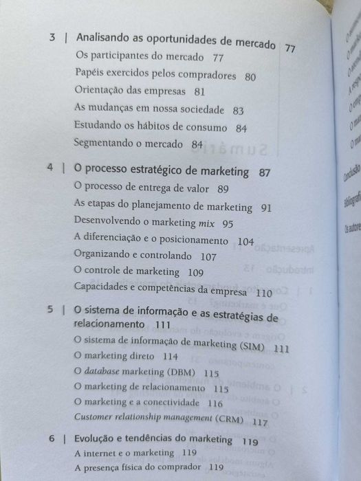 "Administração de marketing no mundo contemporâneo" de Ben Thion Chi