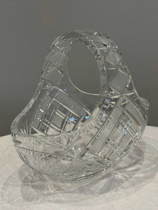 Duży koszyk ręcznie zdobiony, szkło kryształowe.