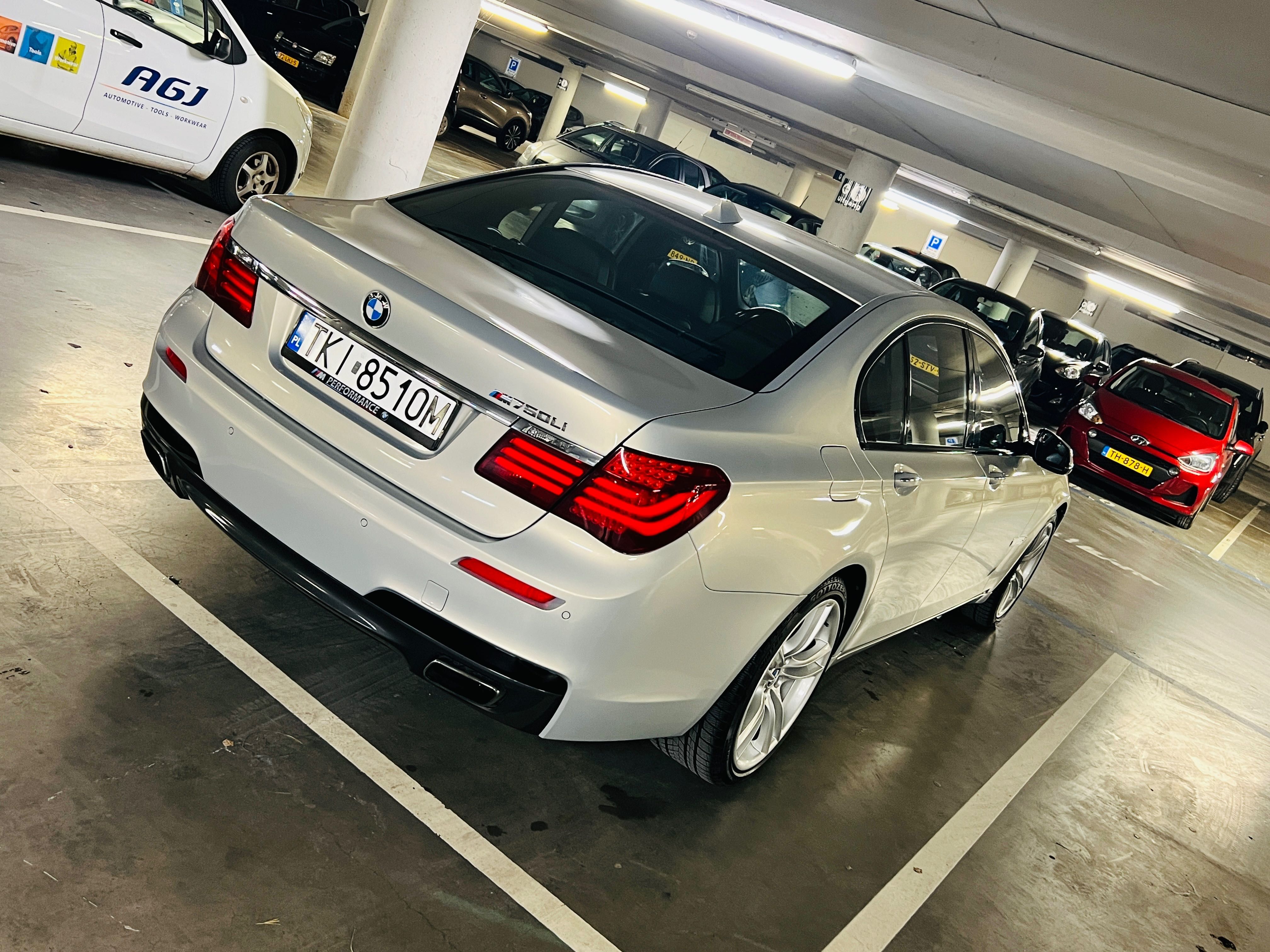Bmw 750 xdrive 450koni przebieg technika igła