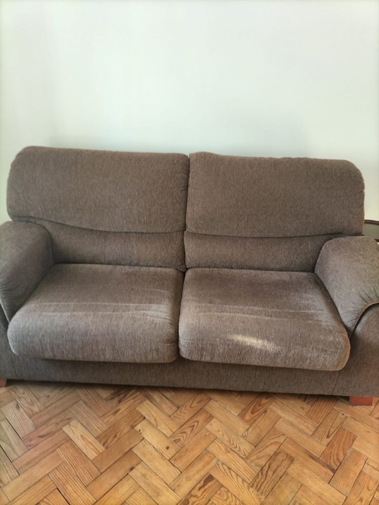 Conjunto de sofá cama e dois individuais