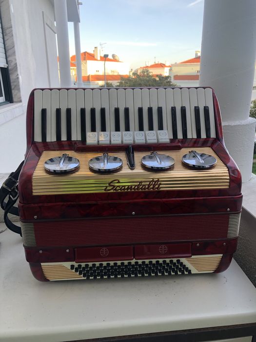 3/5 voz Acordeão Scandalli 96 baixos Polifonico Brevetto TECLAS