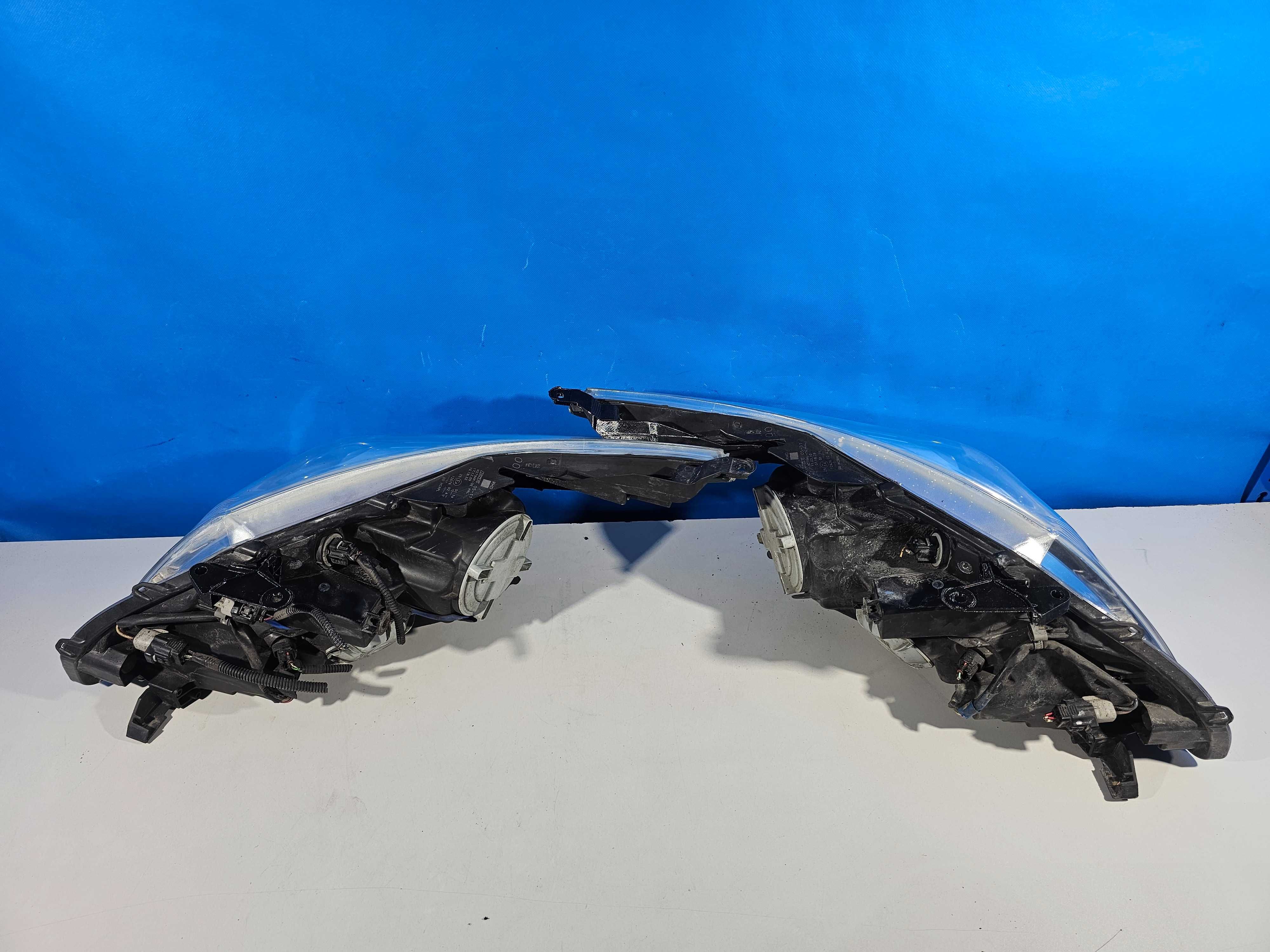 Toyota Avensis T27 Lampy Przód Przednie Lewa+Prawa Komplet Europa H11