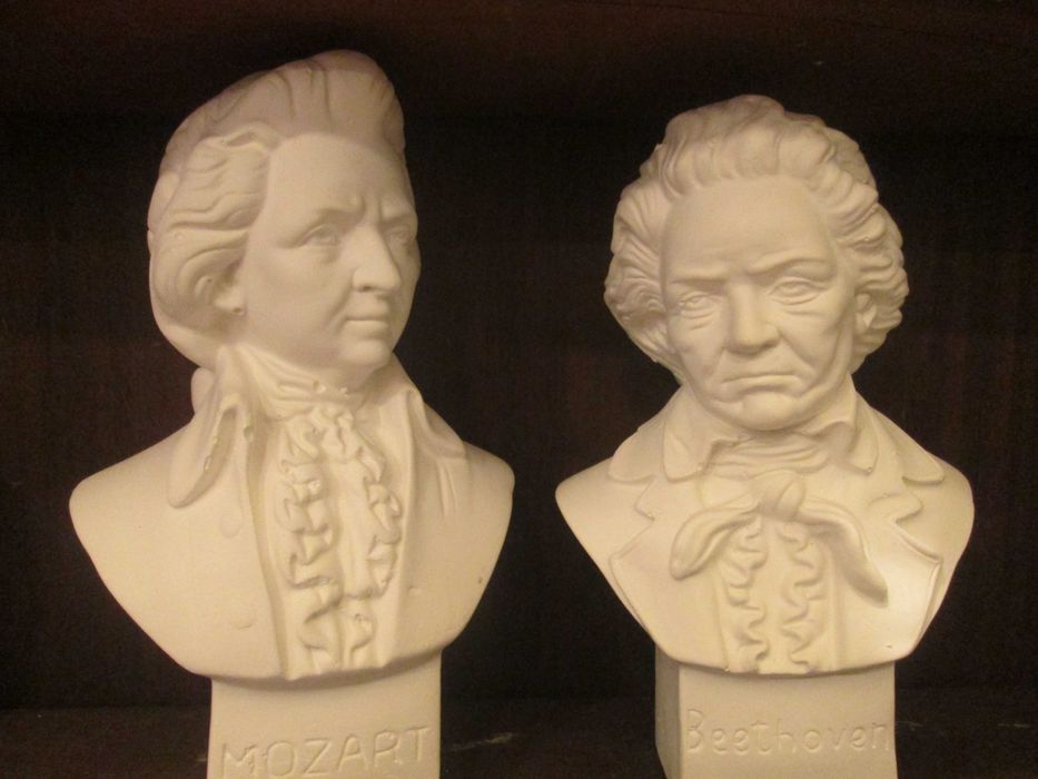 Bustos diversos originais e restaurados