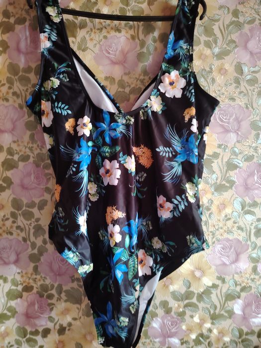 Купальник сдельный большого размера с цветами XXXL с широкими брителям