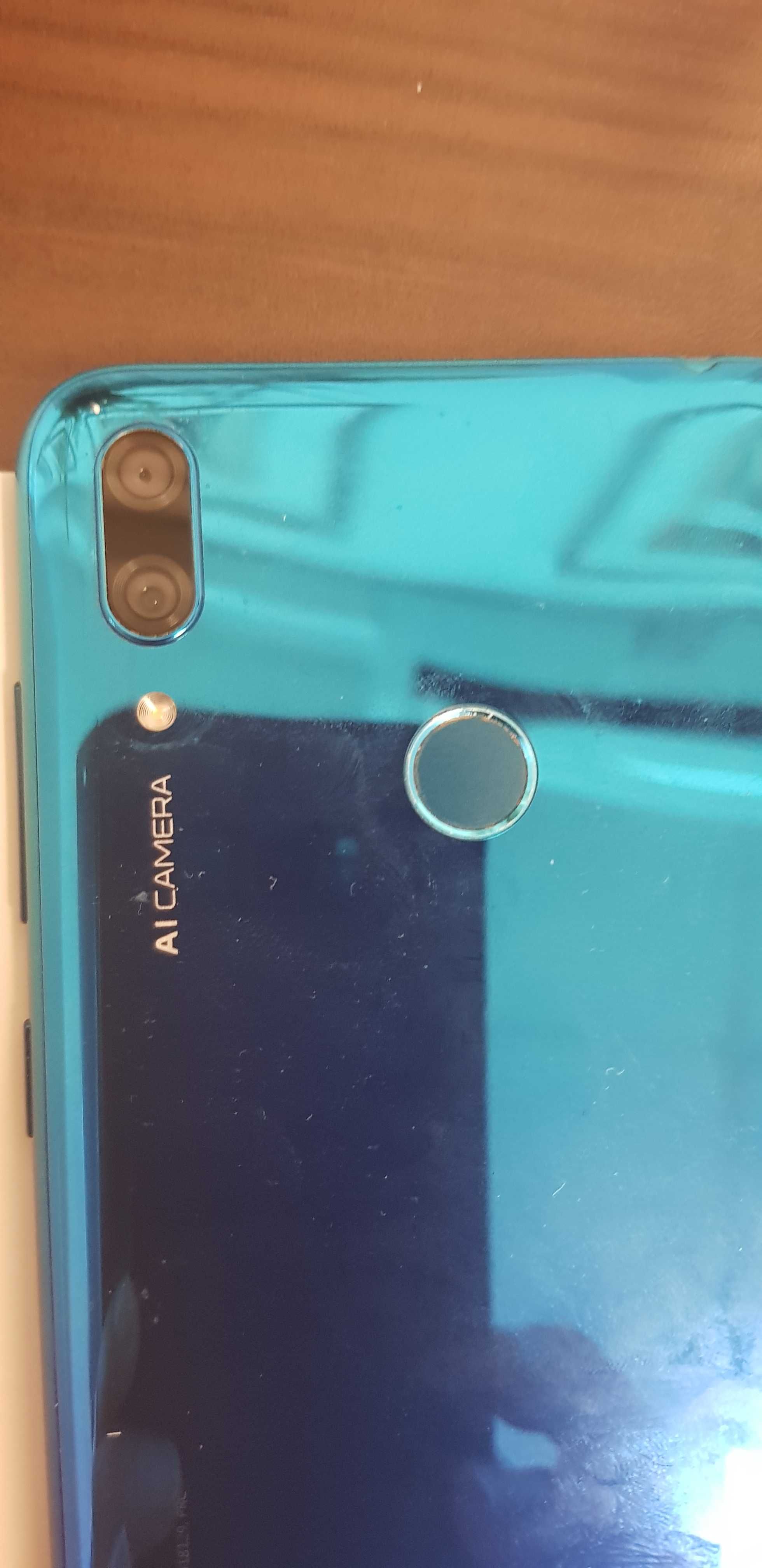 Huawei Y7 2019  smartfon.