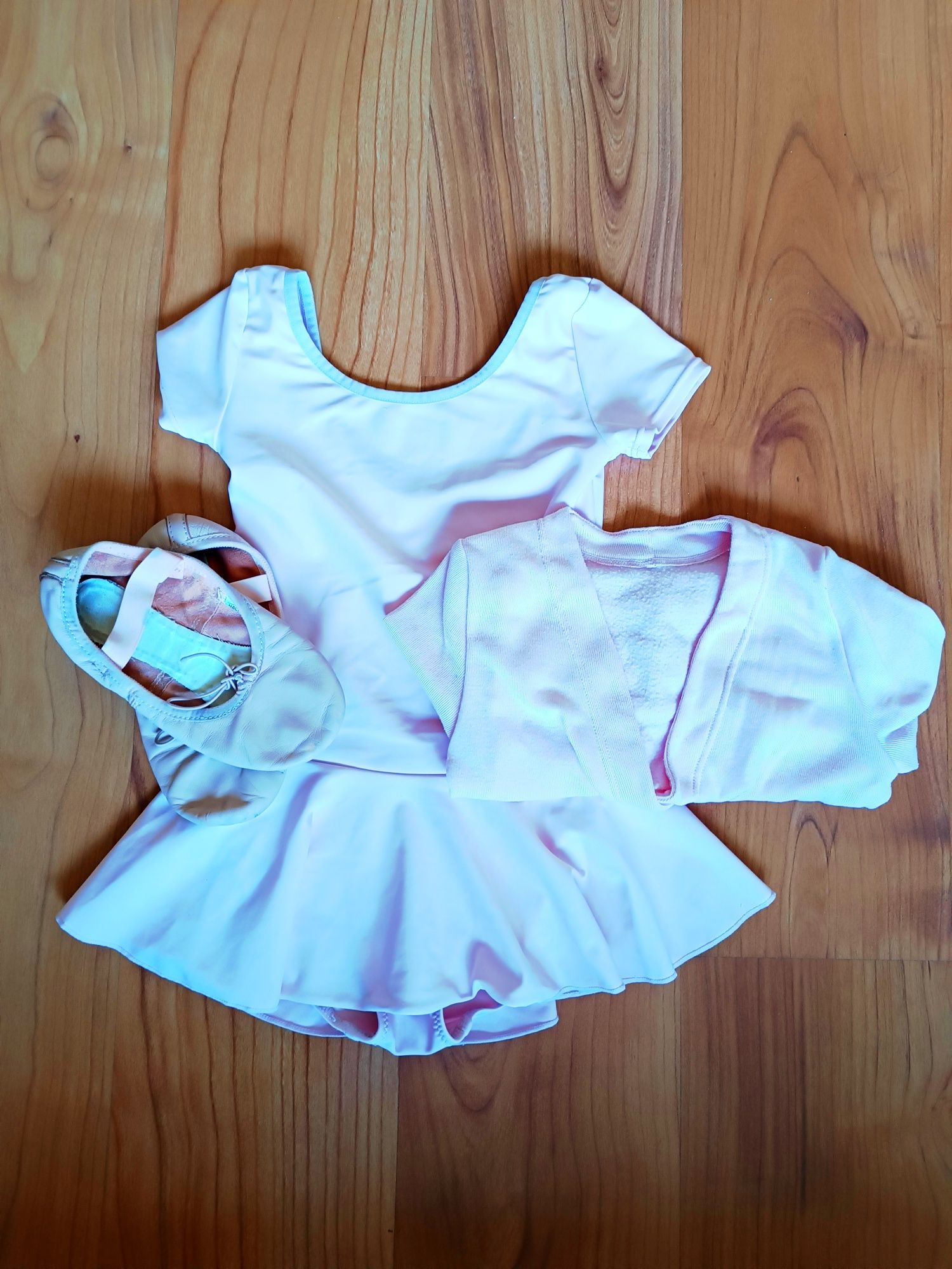 Conjunto ballet com casaco e sapatilhas
