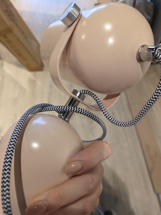 Lampka na biurko lub do sypialni