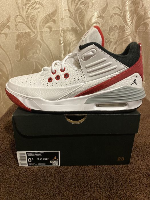 JORDAN max aura 5 оригинал