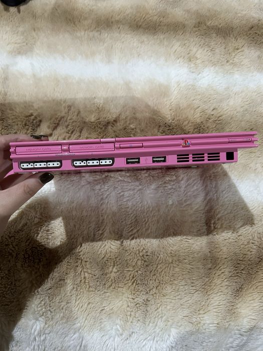 PlayStation 2 Vintage Cor de Rosa com comandos e cabos