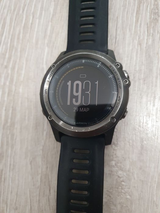 Продам часы Garmin Fenix3 HR Saphir
