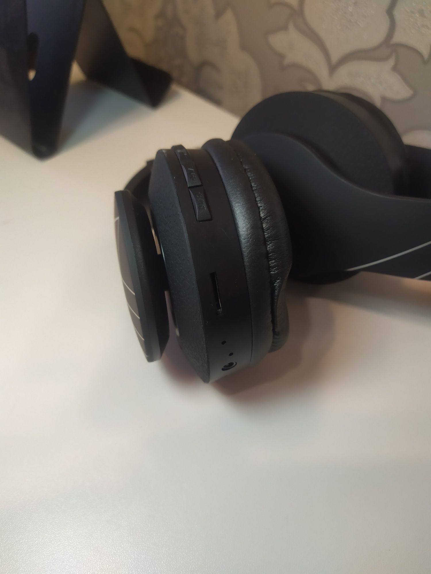 Навушники бездротові накладні j33 Bluetooth