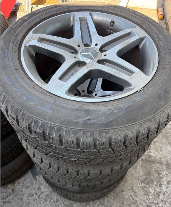 Продам зимнюю резину Toyo с дисками от Mercedes R 19