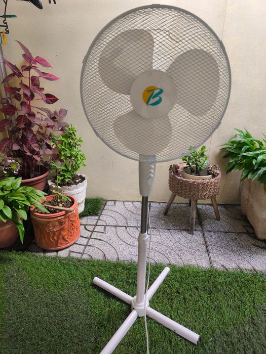 Ventoinha giratória/Ventilador da marca LaBelata