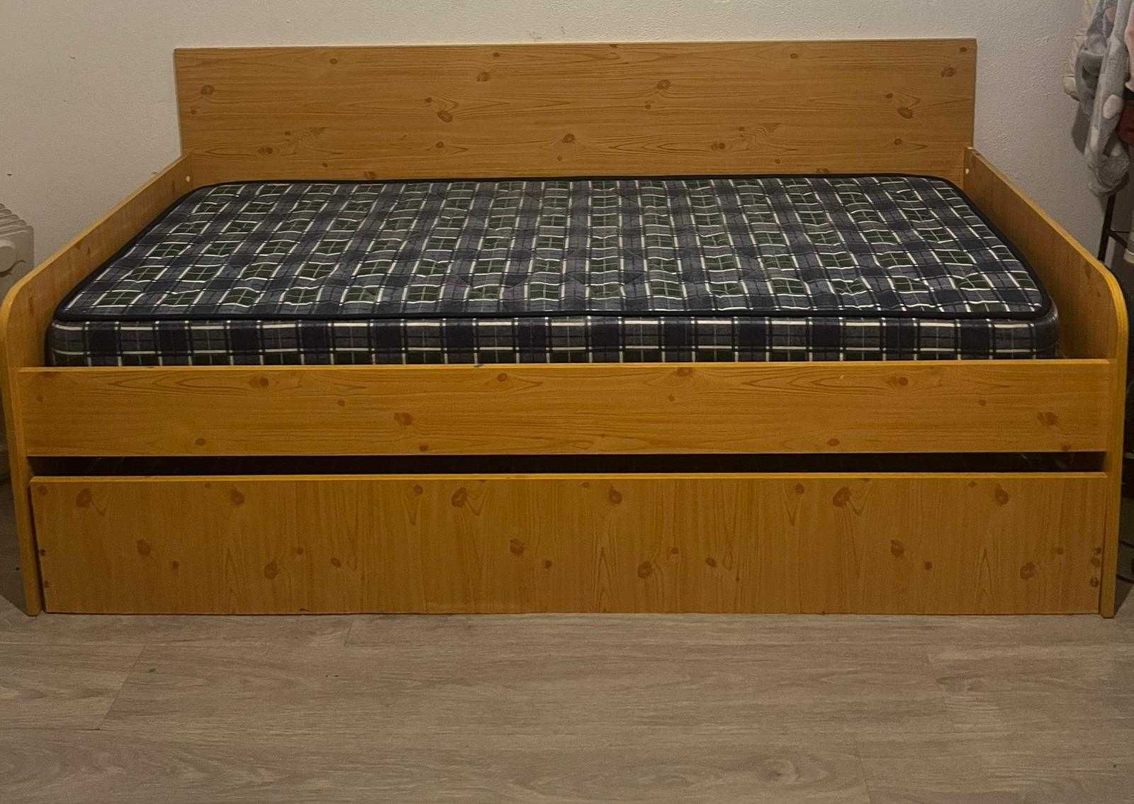 Cama de solteiro com gavetão e dois colchões