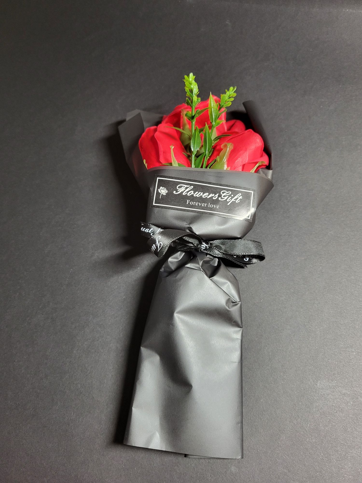Bukiet róż z pudełkiem