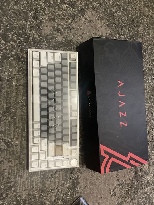 Продам клавіатуру Ajazz ak820