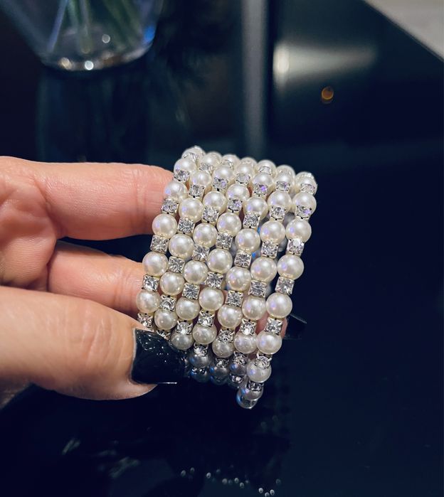 Pulseira pérolas e brilhantes