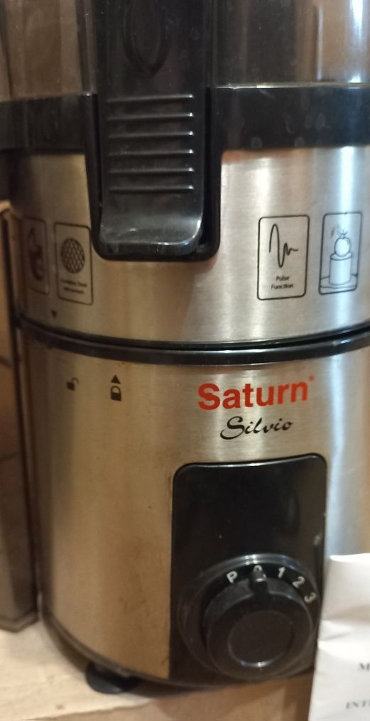 Продам соковыжималку Saturn.Мощная 650wВ идеальном состоянии.В коробке