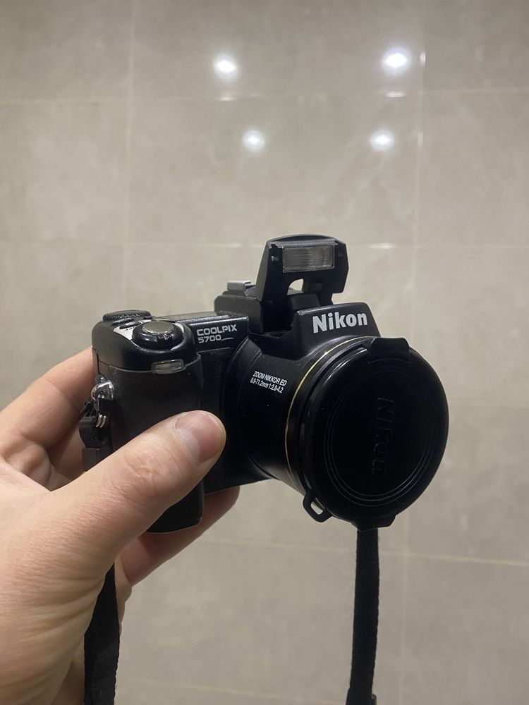 Nikon E5700 фотоаппарат