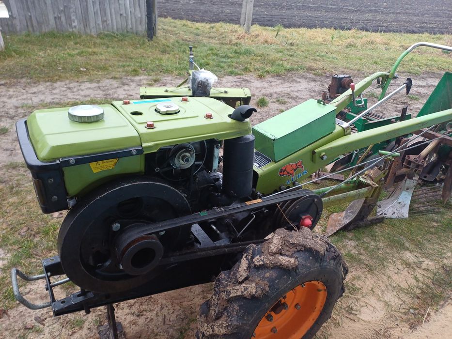 Мотоблок Зубр 10 з навсним в комплекті