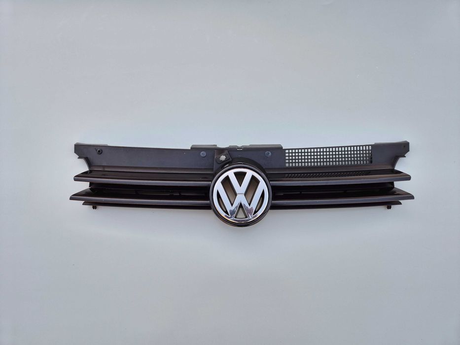 Grill Atrapa Przednia Przód Zderzaka VW GOLF IV Czarna LC9Z 97-06r Ory