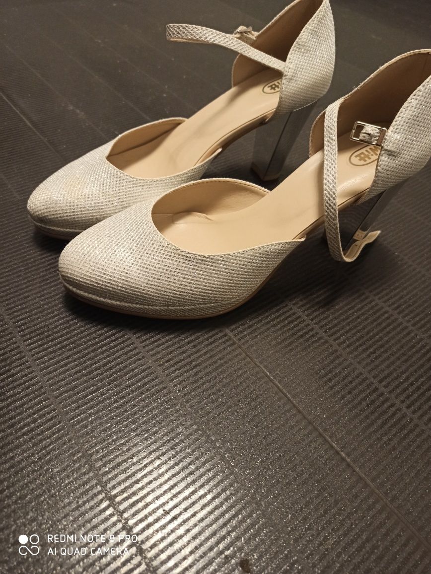 Srebrne buty Witt rozmiar 39-40