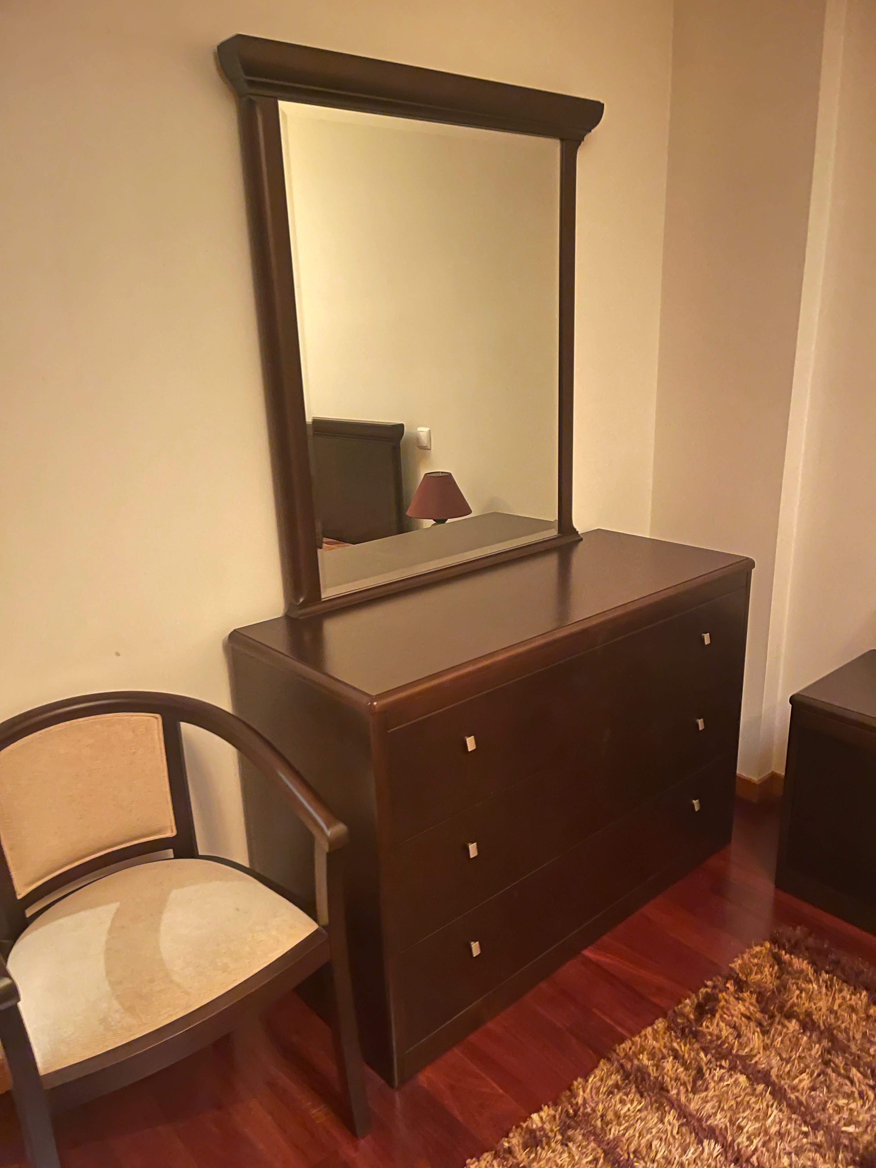 Mobília de quarto mais colchão