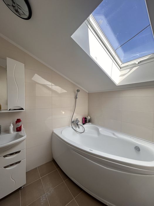 Продаж дворівневої квартири на вулиці Крайня