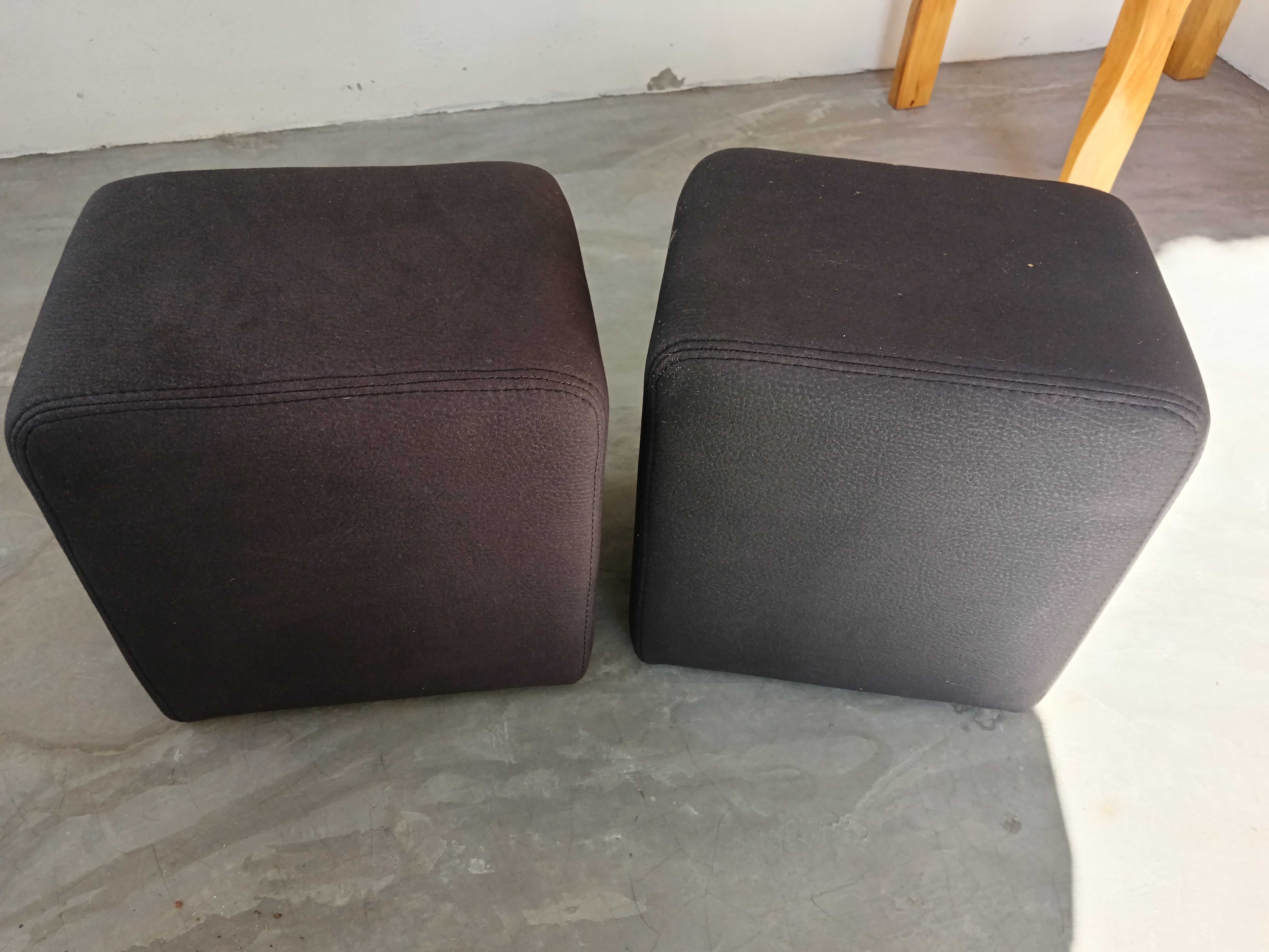 Sofá pequeno  "puffes"