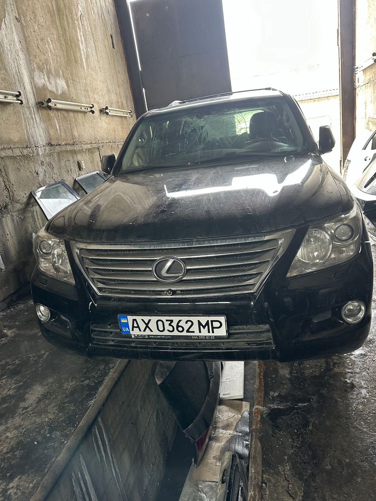 Lexus LX 570 после дтп