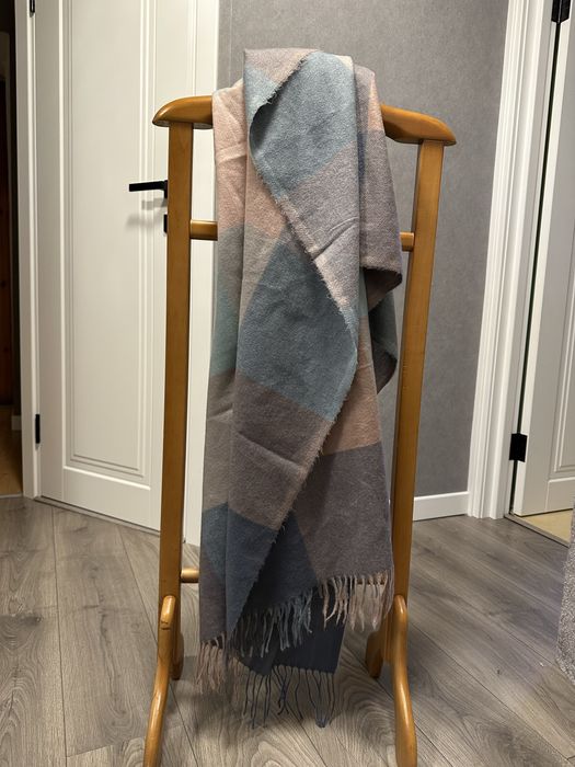 Жіноча шаль (шарф)