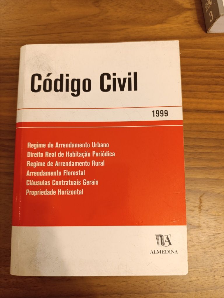 Código Civil da editora Almedina