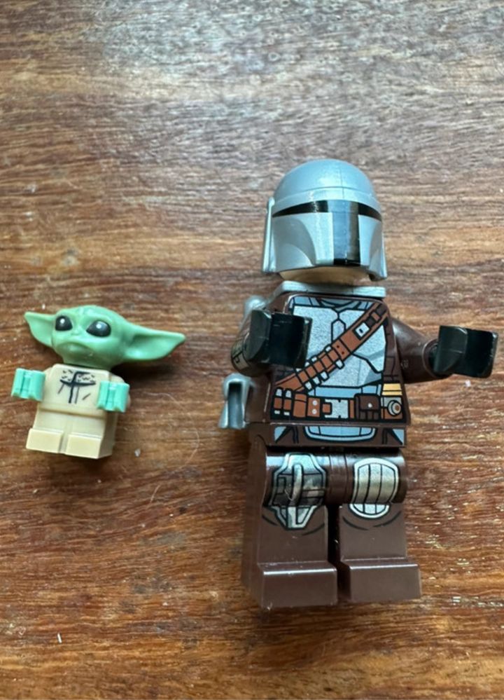 Mandalorian and Grogu minifigures  Lego Star Wars