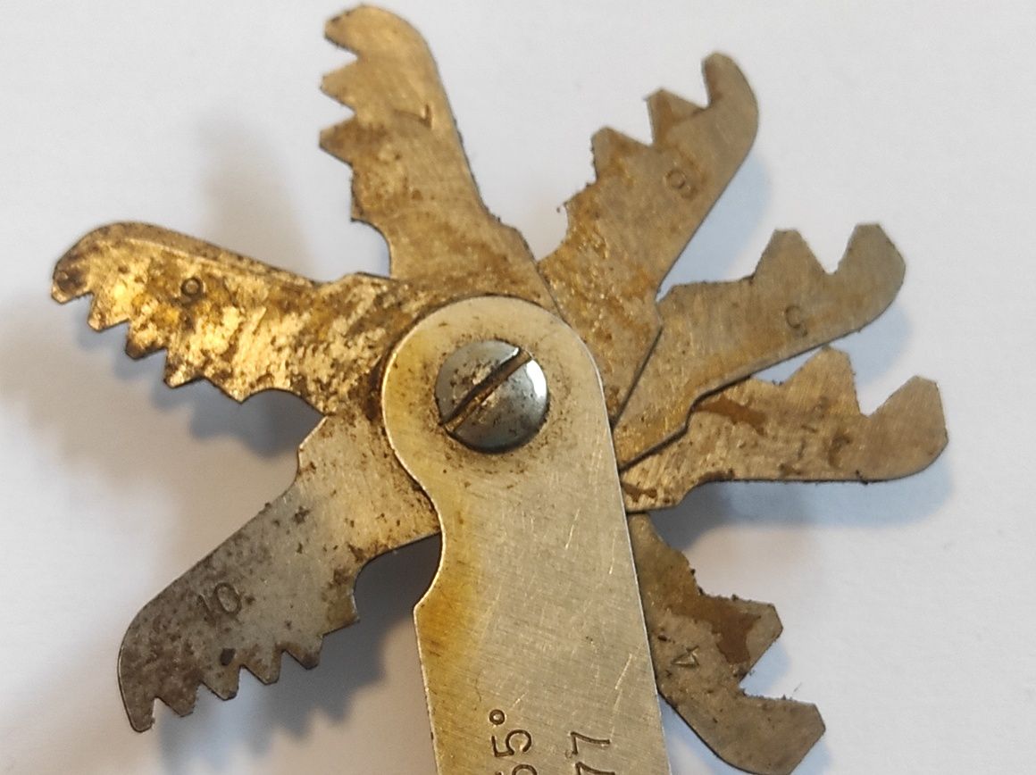 Szablony gwintowane, GOST 519-77. Zestaw szablonów wątków. Stoi na