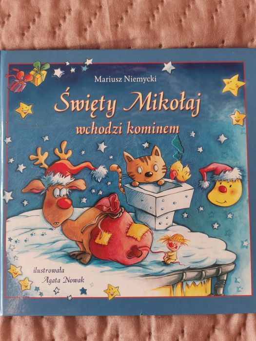 Święty Mikołaj wchodzi kominem