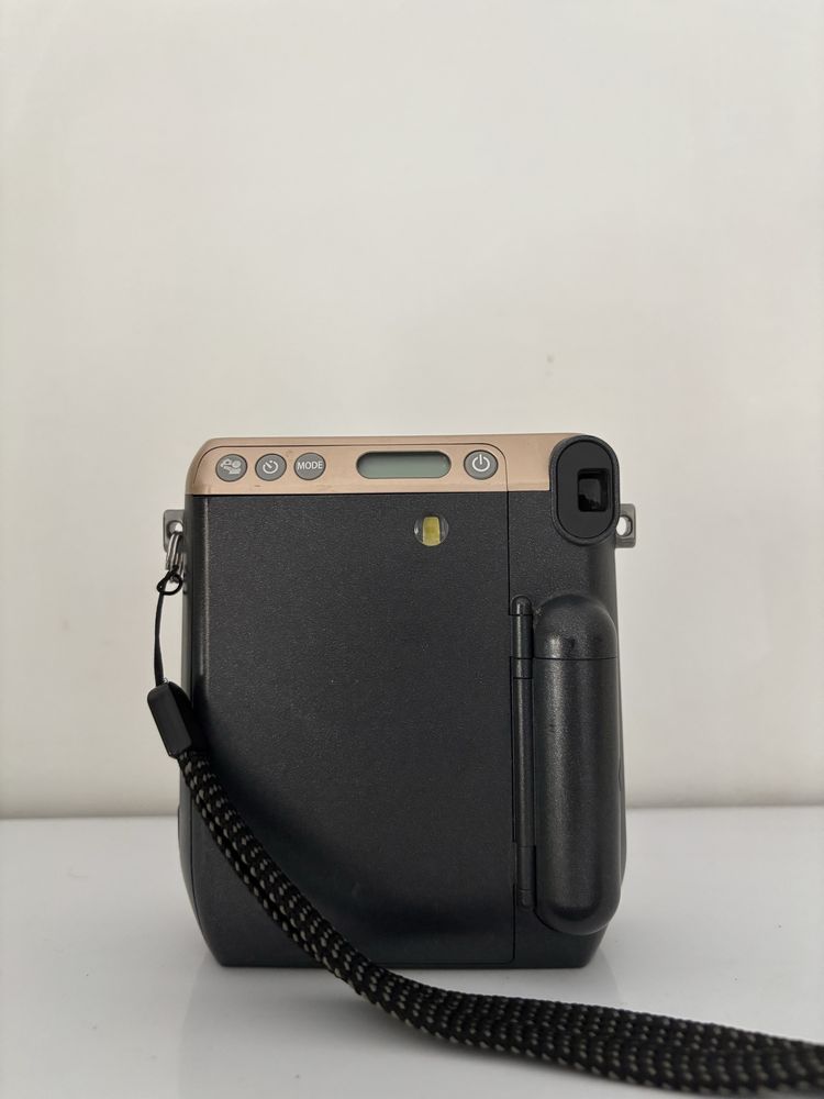 Instax Fujifilm Mini 70 – Dourada