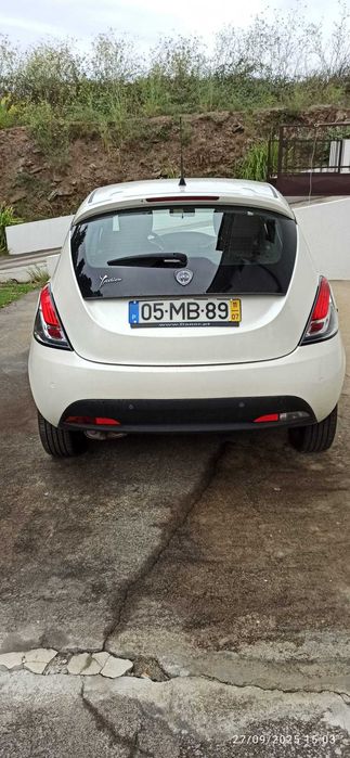 Carro Lancia Ypsilon bége
